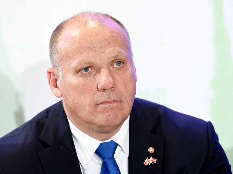 Aizsardzības ministrs: ASV ir Latvijas stratēģiskās partneres un tādas arī paliks

