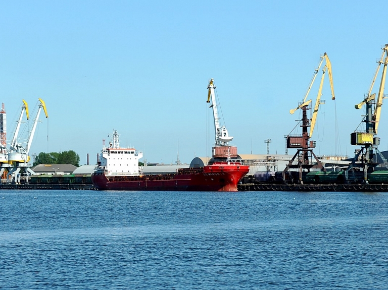 Liepājas ostā pārkrauto kravu apmērs desmit mēnešos samazinājies par 1,6%