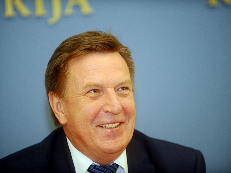 Premjers pateicas Liepājai par valdības uzņemšanu un joko, ka nākamreiz varētu tikties uz kuģa