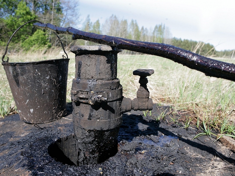 Lietuvas kompānijai piešķir tiesības Aizputes un Kuldīgas novadā meklēt naftu
