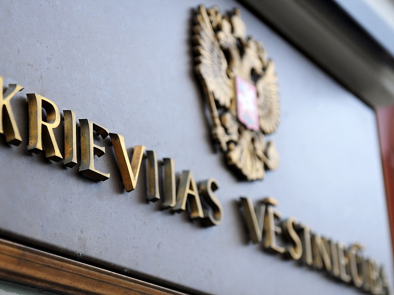 Krievijas amatpersona kritizē Latviju par garīdznieka neielaišanu valstī

