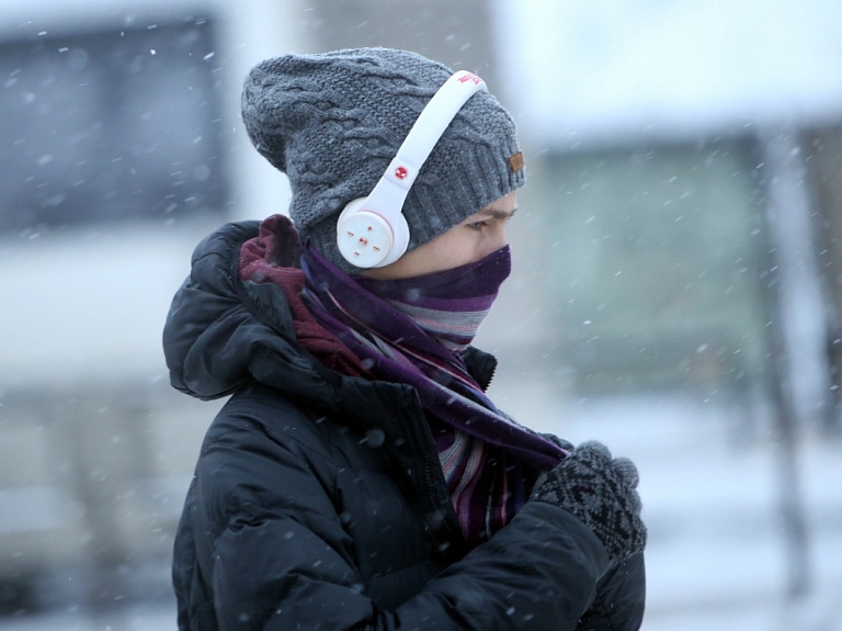 Otrdienas rītā pazeminās gaisa temperatūra; valsts ziemeļaustrumos jau -4 grādi