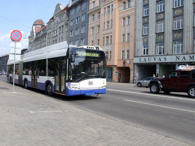 Novembrī Rīgas sabiedriskajā transportā sodīti 3837 bezbiļetnieki

