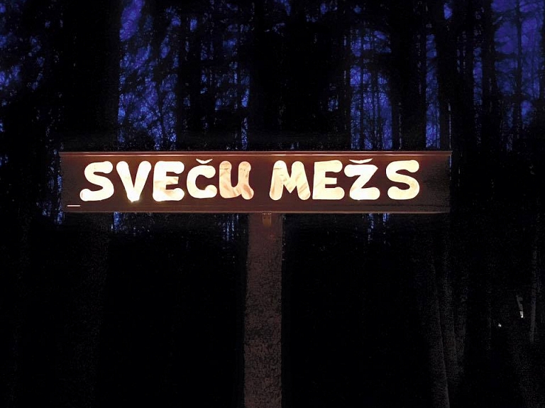 Sietiņiezis iemirdzēsies sveču gaismā