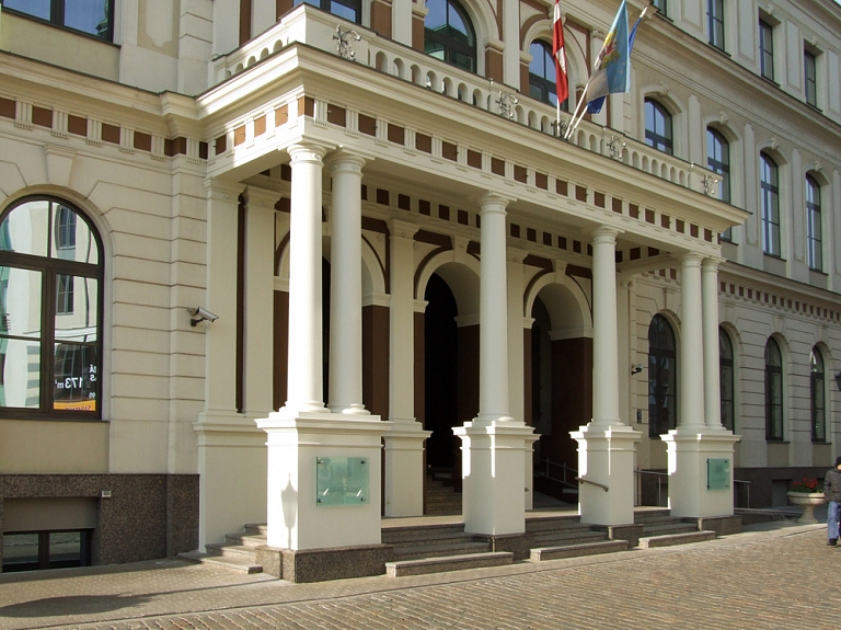 Rīgas domes opozīcija neatbalstīs pašvaldības 2017.gada budžeta apstiprināšanu

