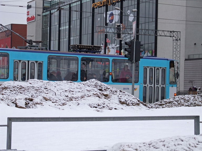 Ziemassvētku brīvdienās būs izmaiņas Rīgas sabiedriskā transporta un pašvaldības autostāvvietu darbā

