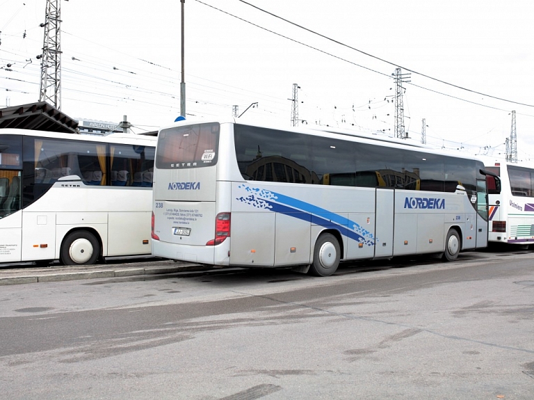 Svētku dienās šonedēļ gaidāmas izmaiņas aptuveni 200 reģionālo vietējo un starppilsētu autobusu maršrutu