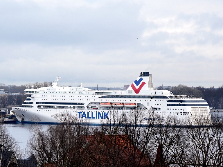 Vētra radījusi bojājumus "Tallink" prāmja "Romantika" radara antenai un priekšējam iluminatoram

