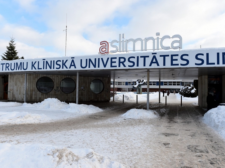 Ārstiem izdevies stabilizēt traģiskajā avārijā uz Bauskas šosejas cietušā jaunieša veselības stāvokli