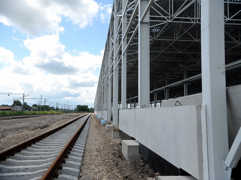 Jelgavas vagonu būvnieks pakāpeniski norēķinās par 14,7 miljonu eiro parādiem un meklē investoru