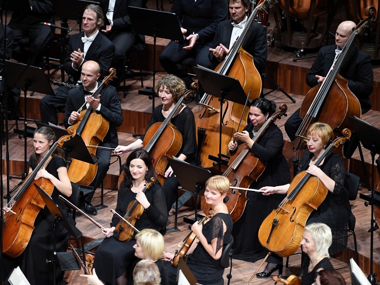 Liepājas Simfoniskais orķestris atskaņos Baha un Stravinska mūzika Rundāles pilī