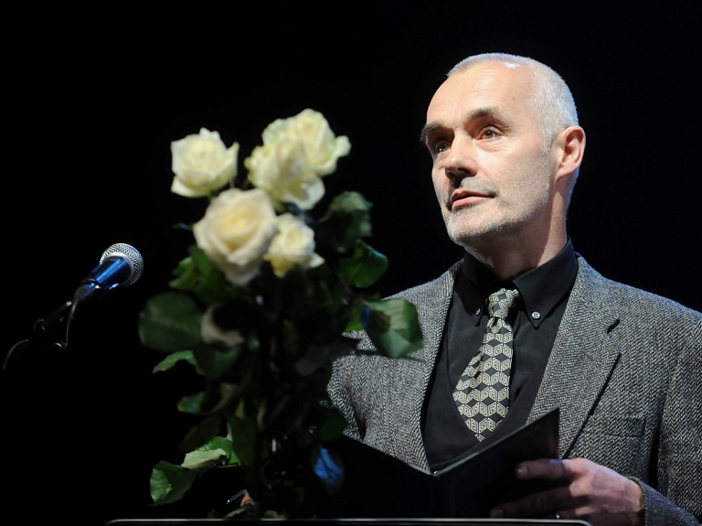 Par Rakstnieku savienības Liepājas nodaļas vadītāju ievēlēts dramaturgs un aktieris Ēriks Vilsons