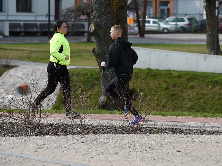 Skrējiensoļojumā Rīga-Valmiera vāks līdzekļus Burtnieku novadā dzīvojošas meitenes ārstēšanai