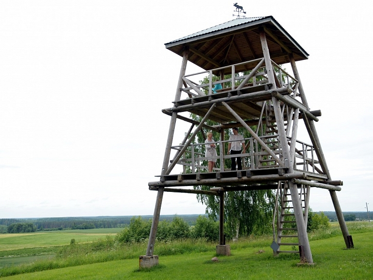 Vecpiebalgā Brežģa kalnā cels skatu torni