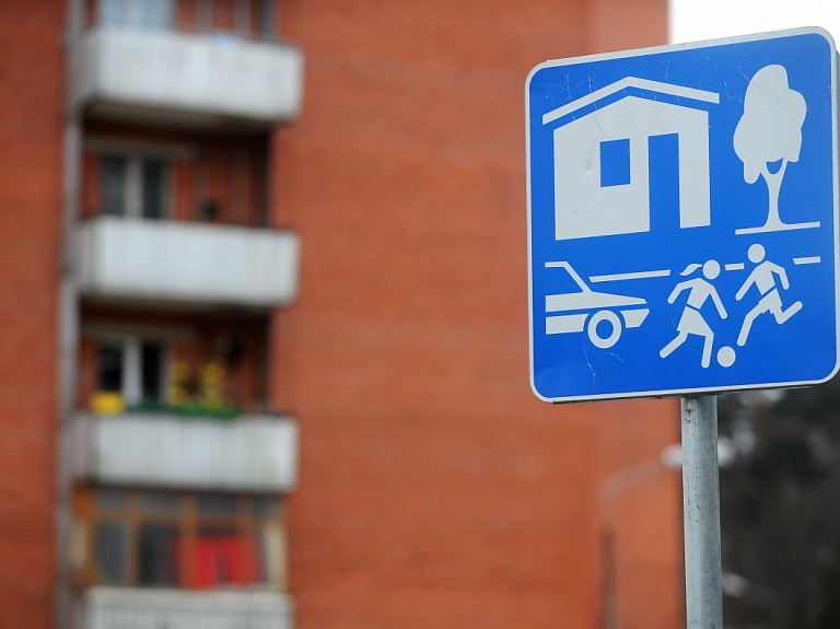 31 balkona atjaunošana daudzdzīvokļu namam Jelgavā izmaksās 22 943 eiro