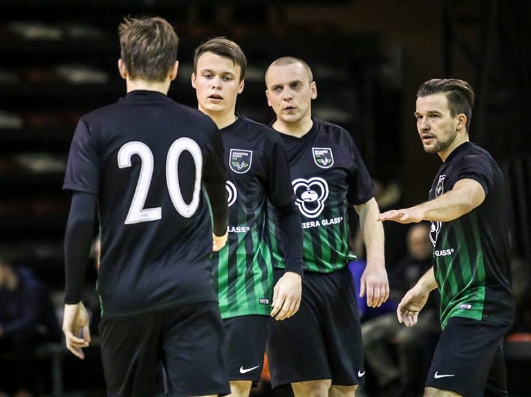 "Valmiera Glass/Vidzemes Augstskola" futbola komanda cīnīsies par zelta medaļām

