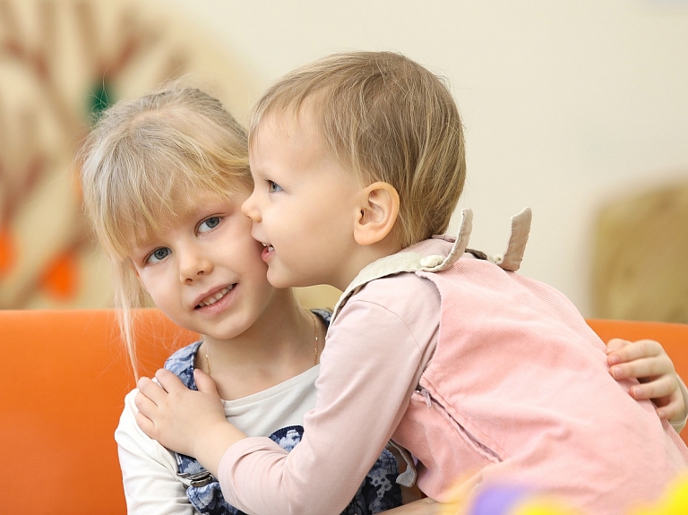 Pērn Rīgā aprūpes iestādēs kopā tika ievietoti 88 bērni

