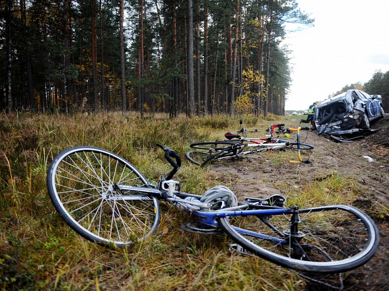 Turpinās iztiesāt lietu par velosipēdista nāvējošu traumēšanu Zilupē