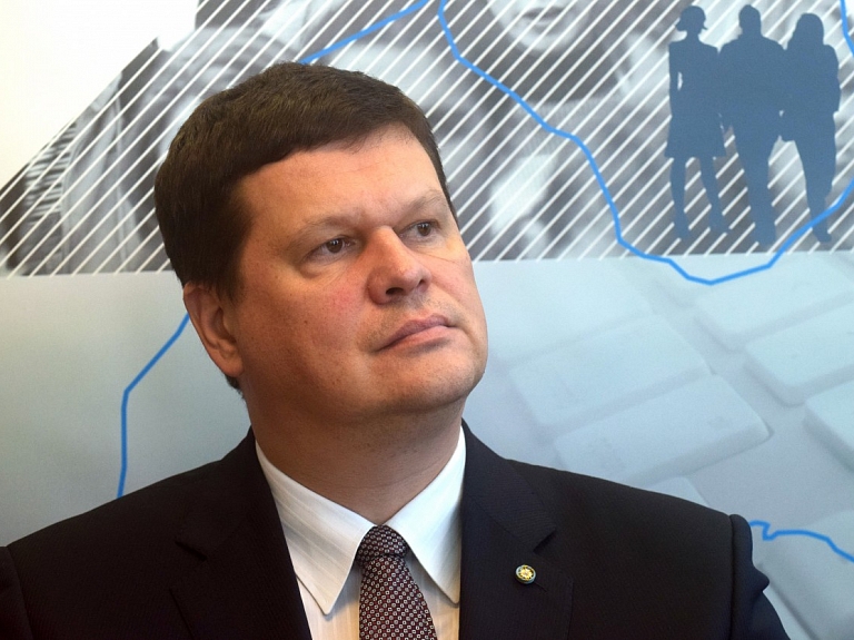 Joprojām ir virkne šķēršļu, lai Gaiziņkalna virsotni atdāvinātu valstij