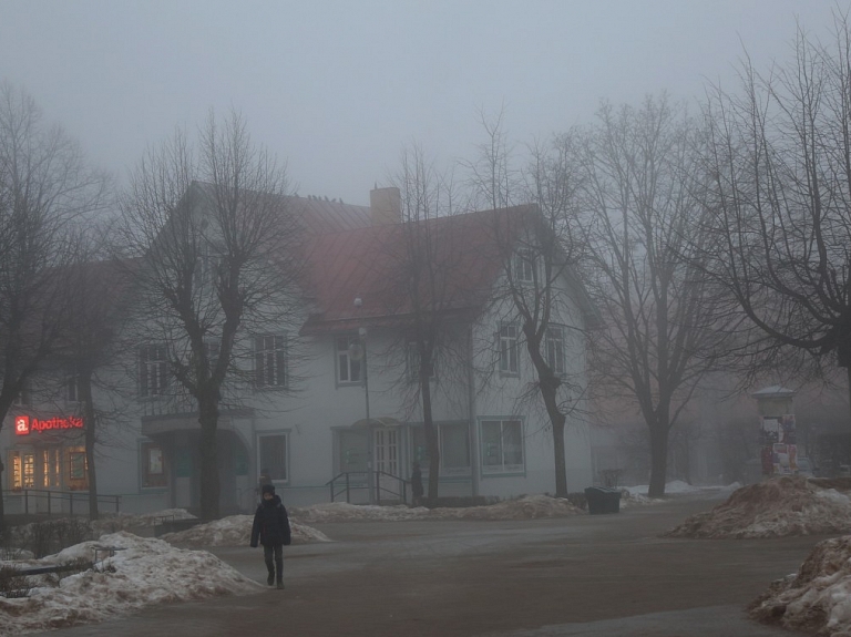 Trešdienas rītā Kurzemē miglains laiks