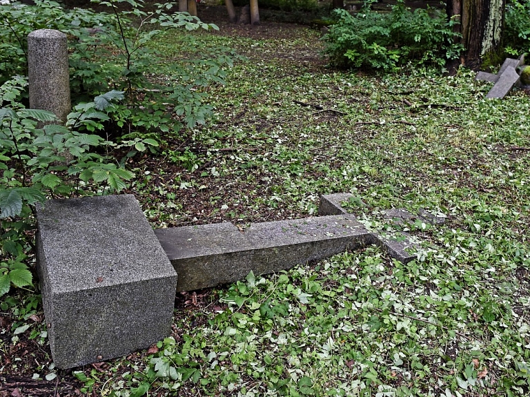 Meža kapus Jelgavā plānots paplašināt par 3000 apbedījuma vietām