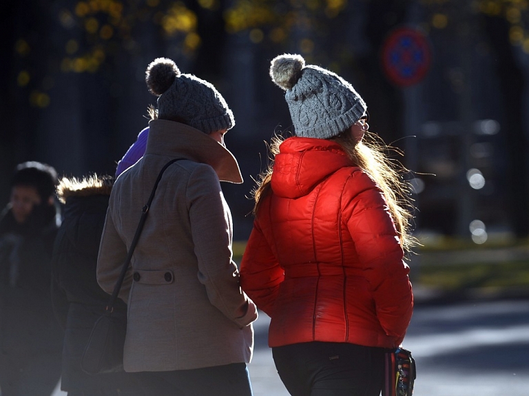 Rīgas apkaimē gaisa temperatūra pazeminājusies līdz -3 grādiem