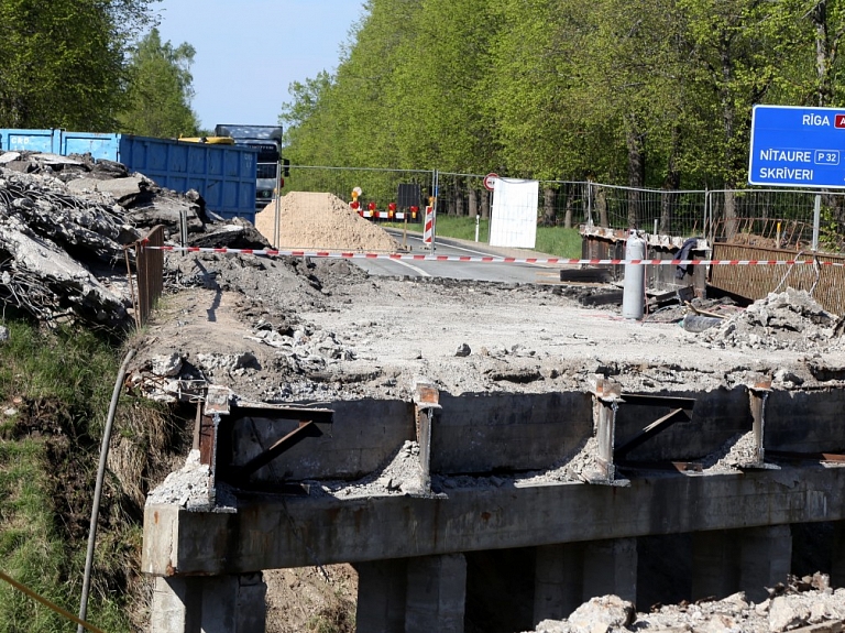 Rēzeknes novadā par 147 000 eiro izbūvēts jauns tilts