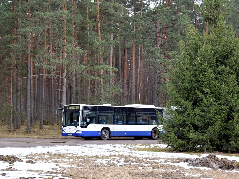 Bojāgājušā zēna lietā pārvadātājs noliedz, ka autobusa galapunktā puisēns bijis vienīgais pasažieris