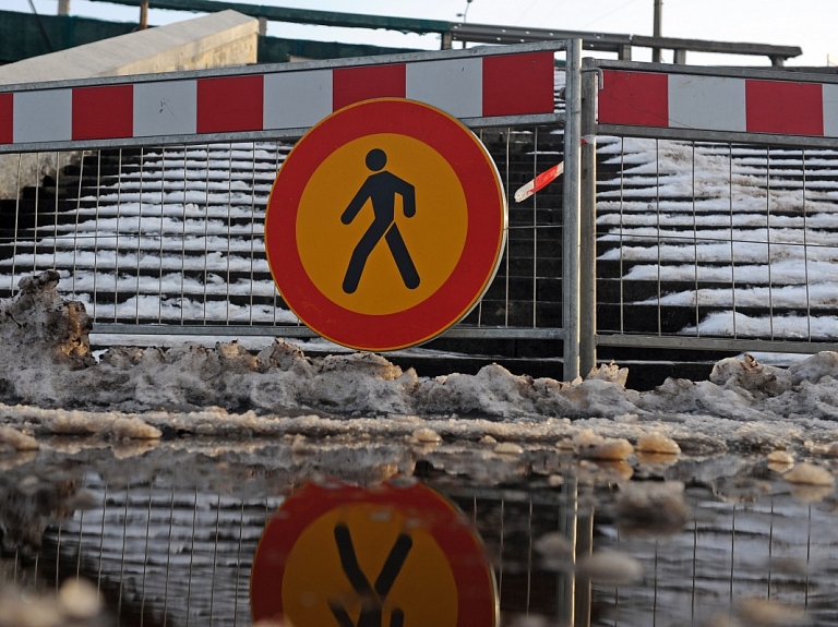 Nākamnedēļ sāks atjaunot tiltu pār Užavu uz autoceļa Ventspils (Leči)-Grobiņa