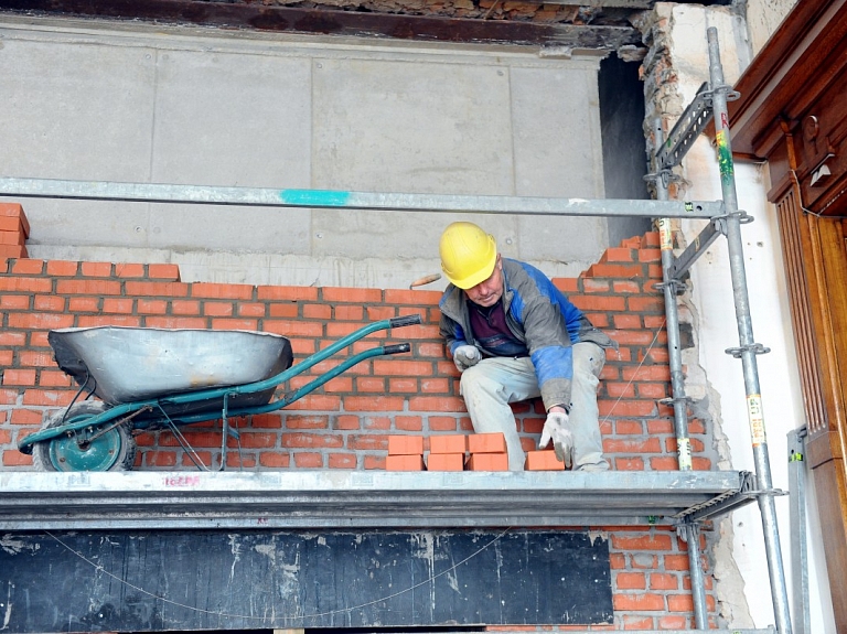 Septiņās Liepājas vēsturiskā centra ēkās sākti restaurācijas darbi