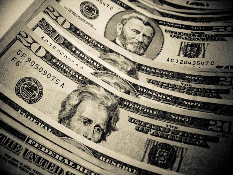 Trakākie patiesie stāsti, kam tikusi tērēta nauda (vai kredīts)

