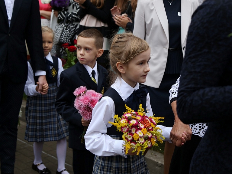 Valmierā mācības pirmajā klasē sāks 315 pirmklasnieki