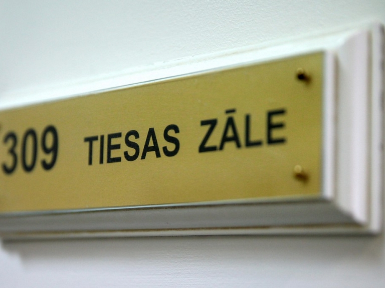 Lietā par 200 000 latu izzagšanu no Preiļu slimnīcas atstāj negrozītu pirmās instances tiesas spriedumu