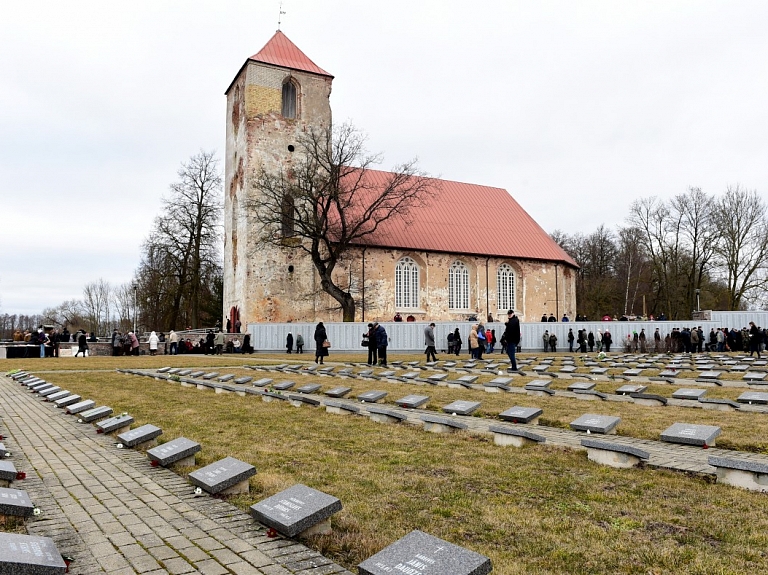 Latvijas Nacionālajā bibliotēkā atklās Tukuma muzeja ceļojošo izstādi par Lestenes baznīcu