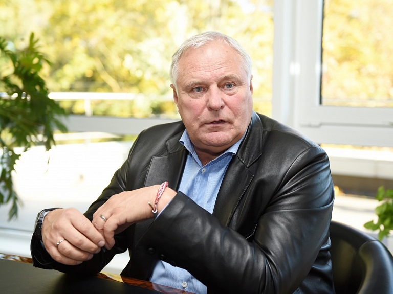 Pirms noslēgusies tiesvedība, Liepājas Jūrniecības koledža nesteidz atmaksāt Rīgas brīvostas ziedojumus