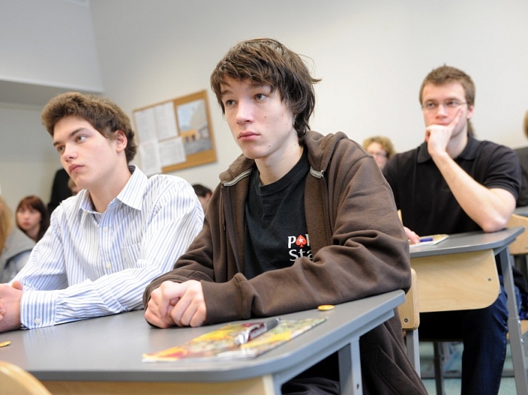 Četras Liepājas skolas saņem pašvaldības izglītības kvalitātes balvas