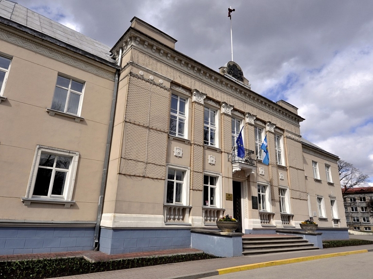 Rēzeknes pilsētas pašvaldība apbalvojusi vieglatlēti Latiševu-Čudari ar 3000 eiro naudas balvu