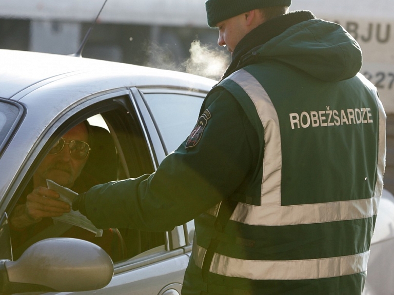 Rēzeknes tiesai nodod lietu pret septiņiem robežsargiem par transportlīdzekļu nelikumīgu izvešanu uz Krieviju