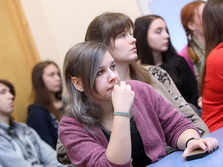 Pētījumā ieteikts Ventspils novada vidusskolēniem turpināt mācības pilsētas skolās