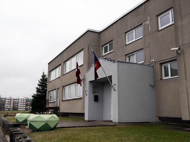 Komisija ļauj turpināt darbu jaunajai Jelgavas bērnunama vadītājai