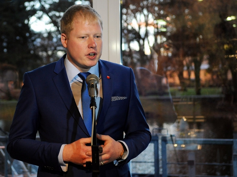 "Saskaņu" pametušais Jakovels pašlaik nedomā par pievienošanos citai partijai