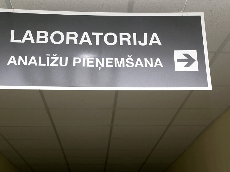 Paraksta līgumu par 8,36 miljonu eiro ERAF finansējumu Ziemeļkurzemes reģionālajai slimnīcai