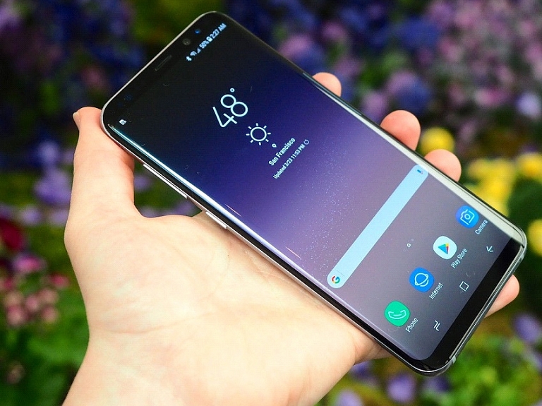 Samsung vai Sony telefons – kādu mobilo telefonu izvēlēties?

