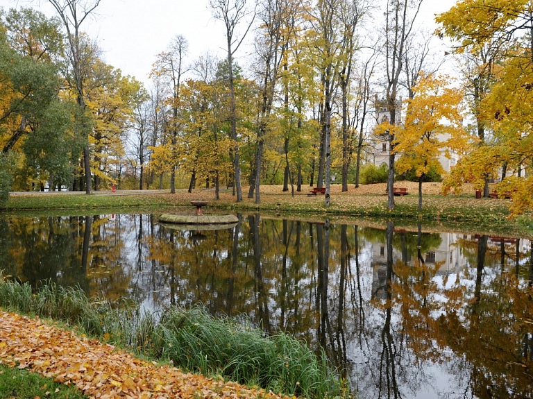 Limbažu novadā labiekārtots Skultes muižas parks