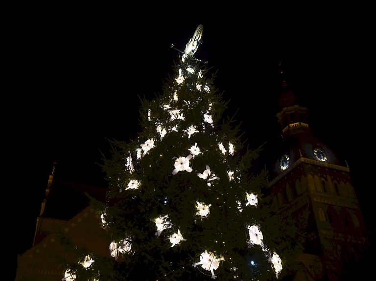Ziemassvētku - Jaunā gada dekoru noma Jēkabpils pilsētas pašvaldībai izmaksās 20 500 eiro