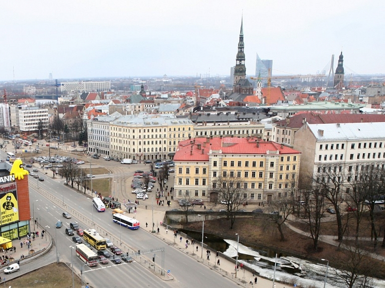 "Rīgas namu pārvaldnieks" noslēdz pirmo granta līgumu par ēku atjaunošanu Rīgas vēsturiskajā centrā