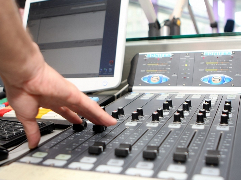 Kandavas novada pašvaldība dubulto vietējā radio pārraidītās maksas informācijas apjomu