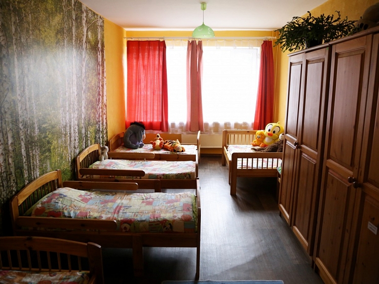 Janvāra beigās būs zināms tiesas lēmums Jelgavas psiholoģes prasībā pret ziņotāju par vardarbību bērnunamā