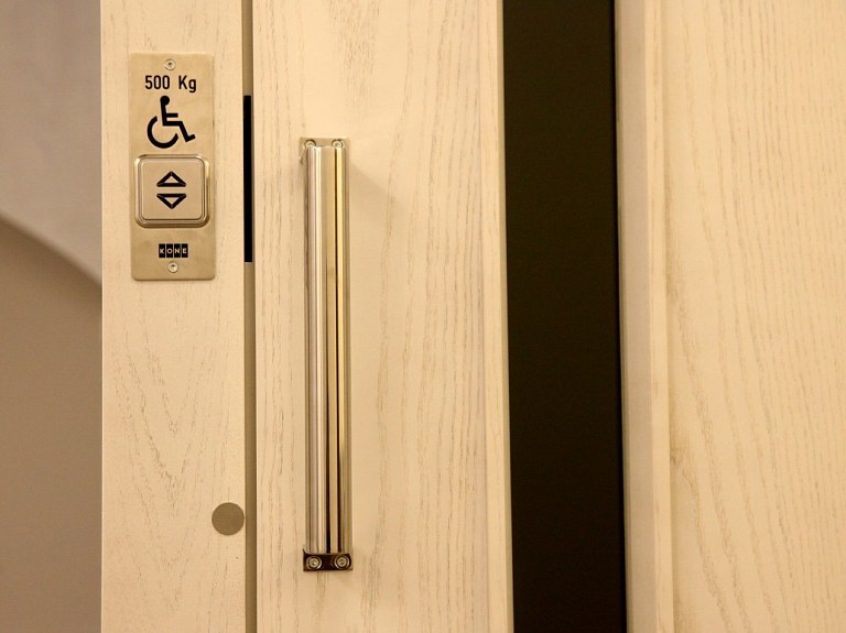 Psihoneiroloģiskās slimnīcas "Ģintermuiža" Bērnu nodaļā izbūvēts lifts