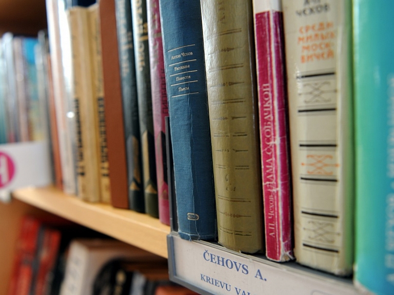 Reorganizēs Jaunpēternieku bibliotēku Ozolnieku novadā